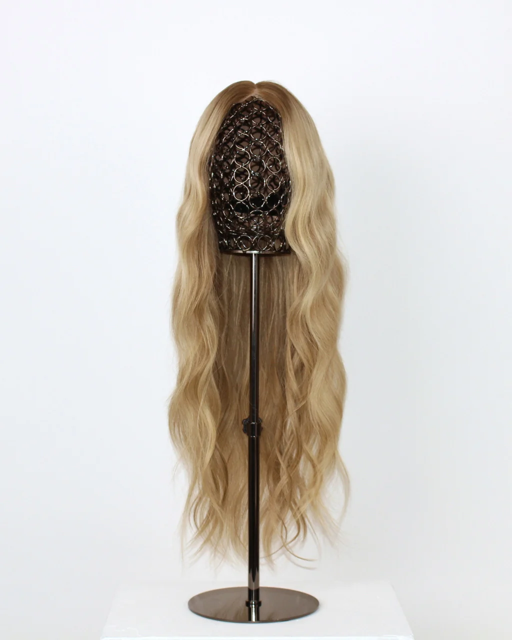 Scarlet Wig / 50cm - Image 3